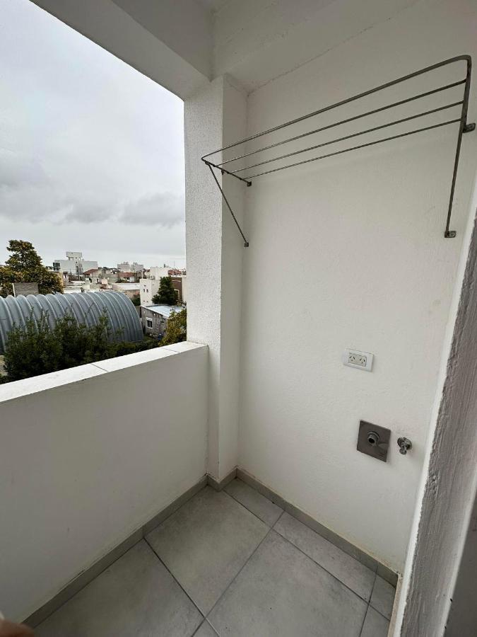 Departamento Por Dia Para 4 Personas Con Cochera Cubierta En Bahía Blanca Buitenkant foto