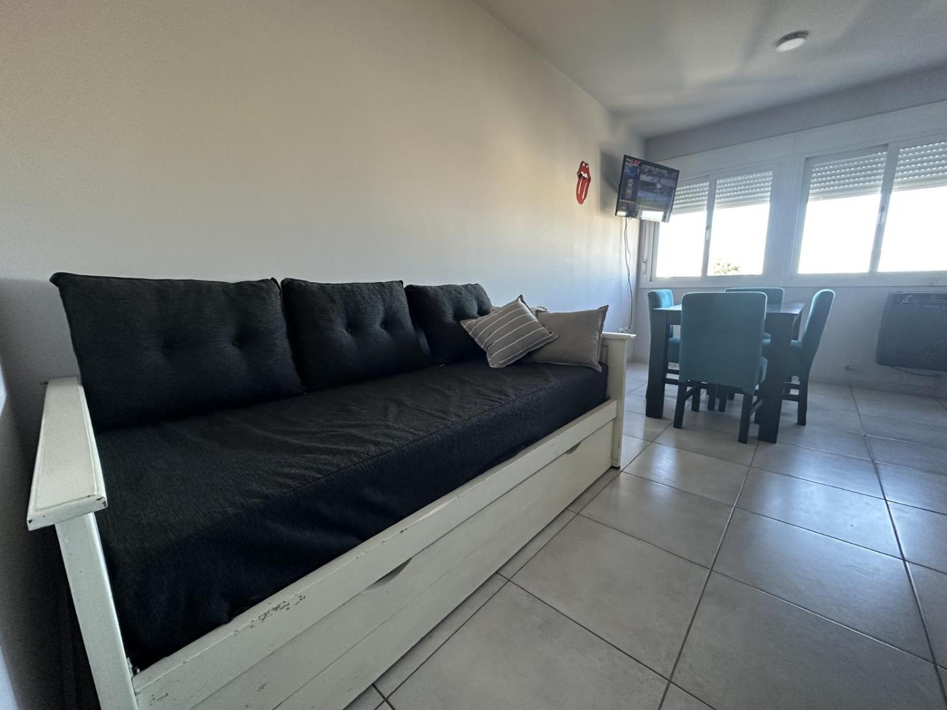 Departamento Por Dia Para 4 Personas Con Cochera Cubierta En Bahía Blanca Buitenkant foto
